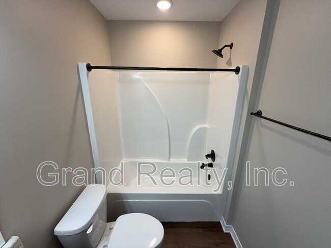 Building Photo - 4090 Charles Cir