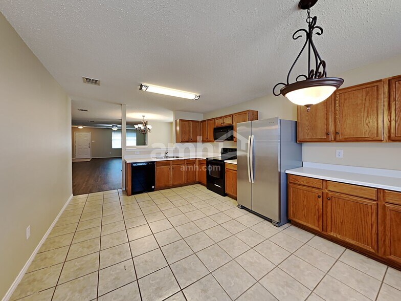 Building Photo - 3956 German Pointer Way