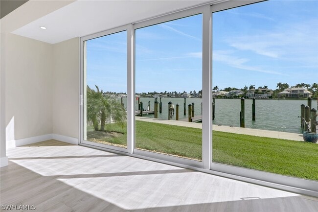 Building Photo - 2500 Gulf Shore Blvd N