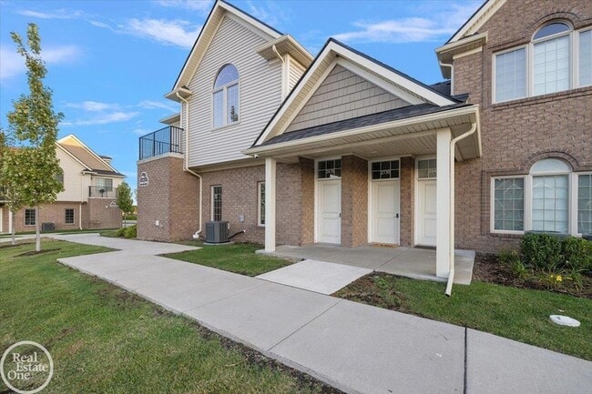 Building Photo - 2676 Barrington Square