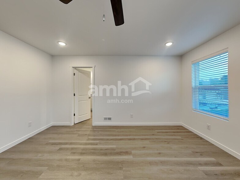 Building Photo - 5020 Washington St SE