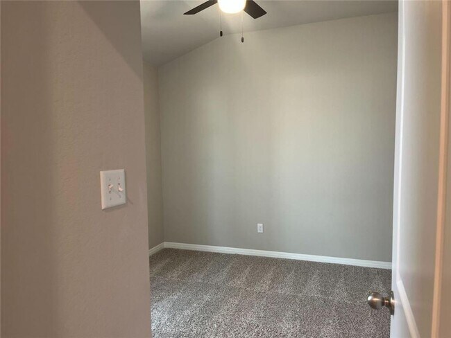 Building Photo - Charming 1-story home in South Austin!