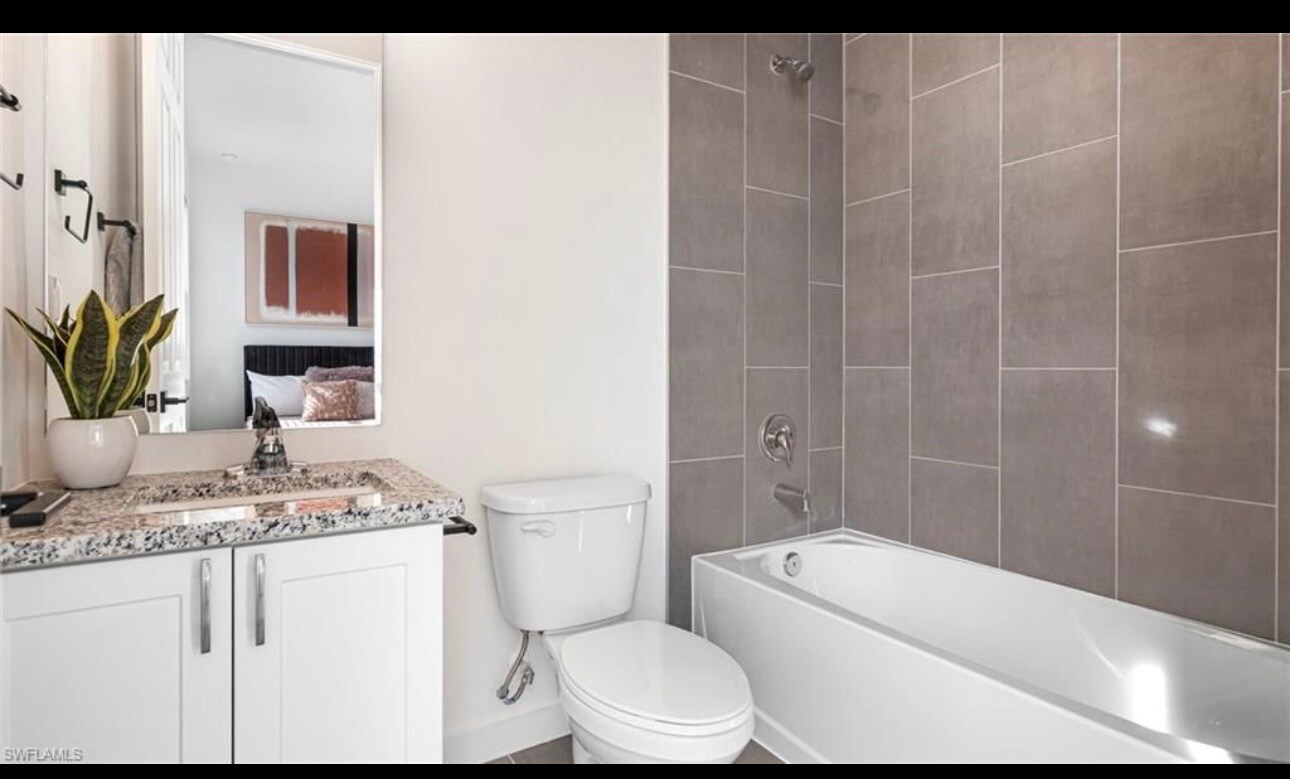 Building Photo - 417 NW 3rd Ln