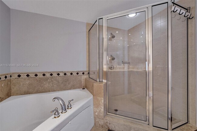 Building Photo - 16699 Collins Ave