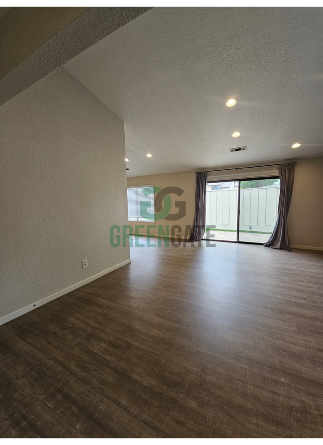 Building Photo - 1108 Cedar Creek Dr