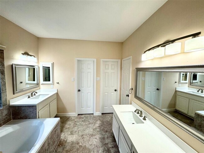 Building Photo - 1818 Maidenhair Ln