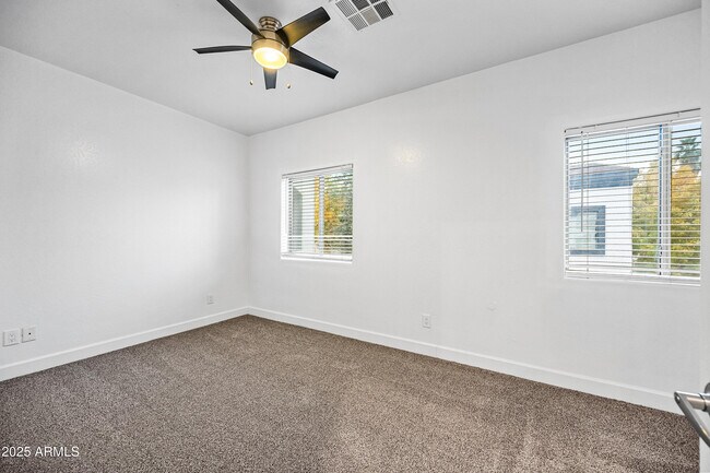 Building Photo - 4608 W Maryland Ave