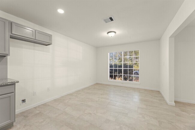 Building Photo - 22019 Kenchester Dr