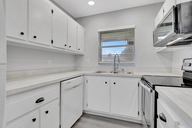 Building Photo - 1251 NW 13th St