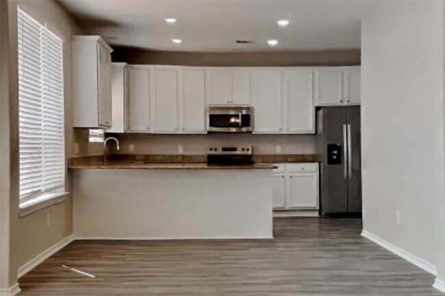 Building Photo - 3502 Avalon Spring Ln