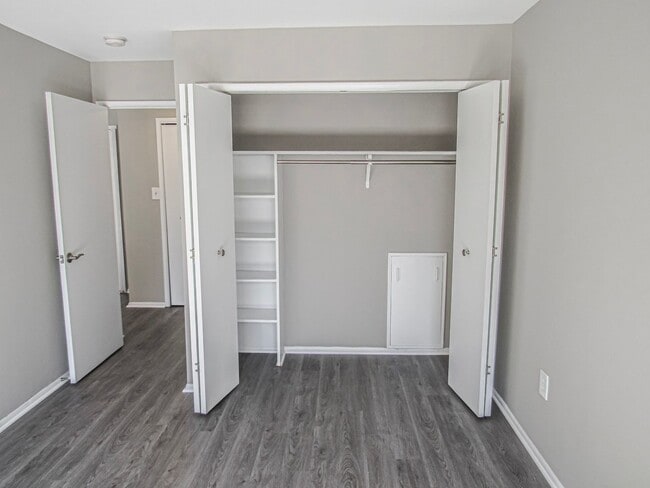 Building Photo - Bright and Modern 1 Bed 1 Bath Condo With ...