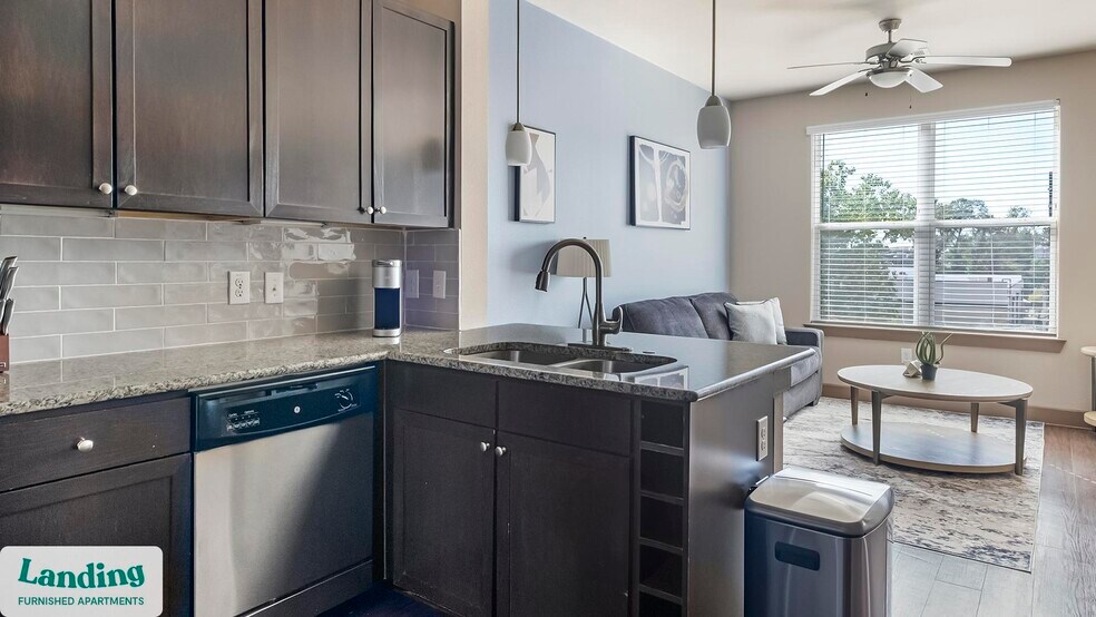 Building Photo - 13920 Mandolin Dr