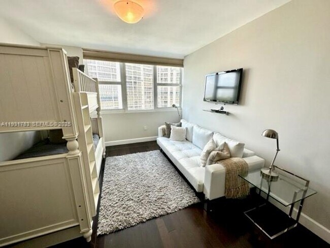 Building Photo - 20201 E Country Club Dr