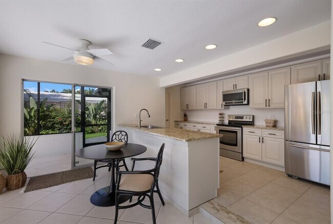 Building Photo - 567 Bird Key Dr