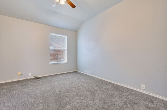 Building Photo - 2545 Prospect Hill Dr