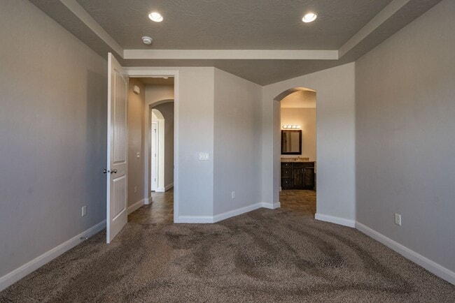 Building Photo - Stunning Home with 4 beds/2.5 baths and 3-Car Garage in Mulberry Estates