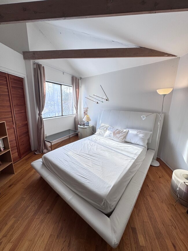 Building Photo - 148 Cat Rock Rd