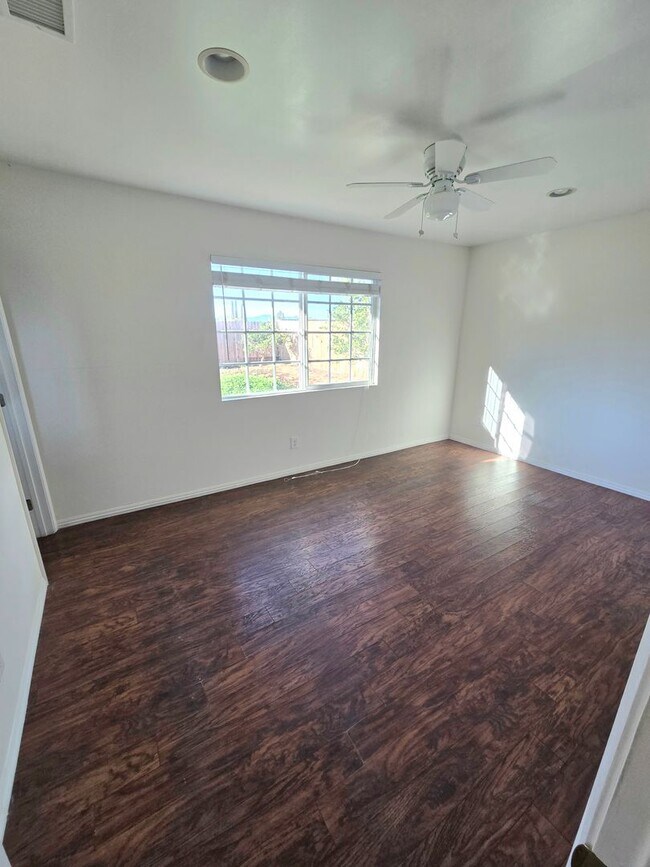 Building Photo - 14494 Cambridge St