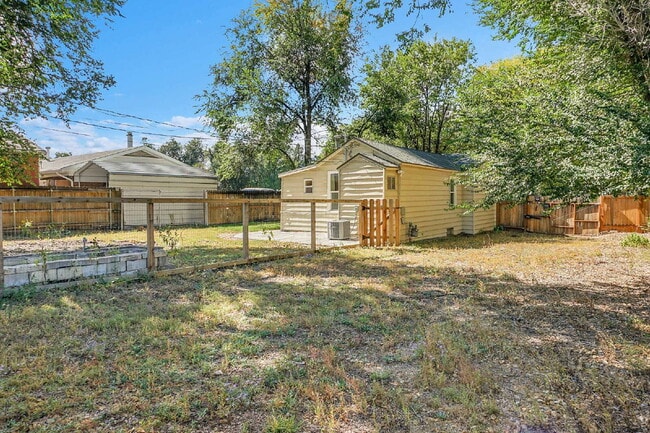 Building Photo - $1,495.00, 1-bed, 1-bath newly renovated l...