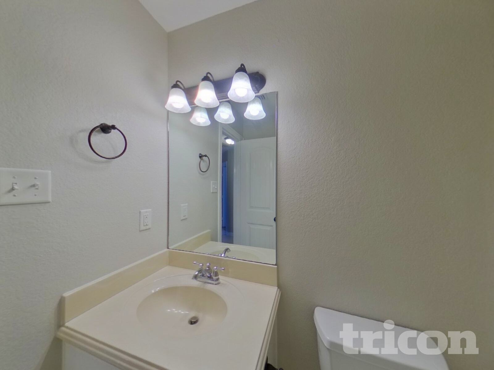 Building Photo - 825 Rambling Ct