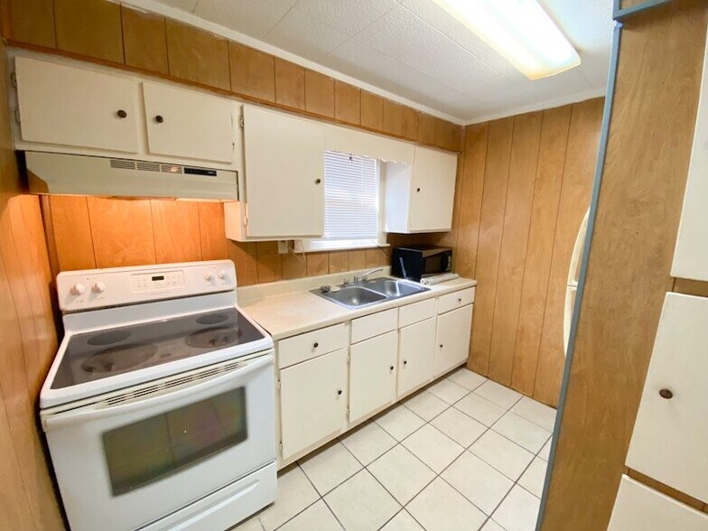 Building Photo - 12095 PR 37