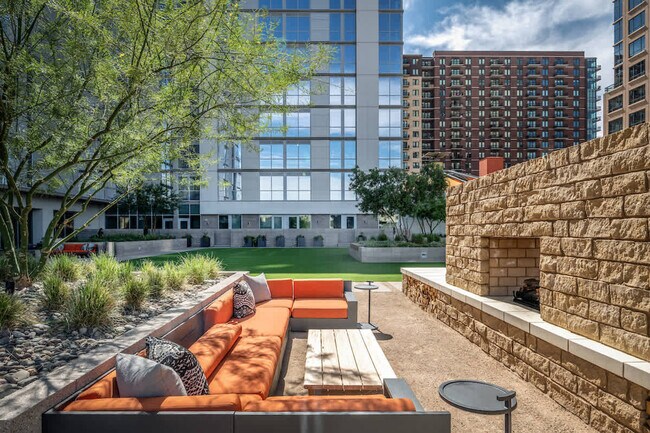 Building Photo - 222 E Jefferson St