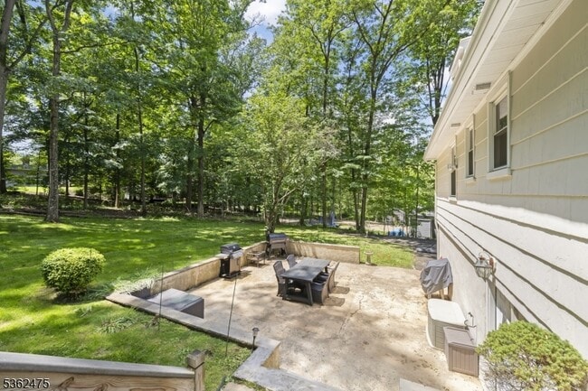 Building Photo - 58 Harrison Dr