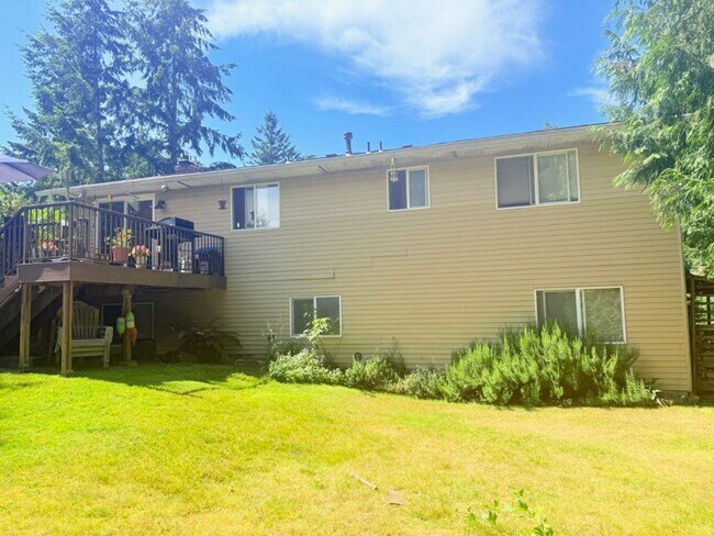 Building Photo - 4Bd/2Ba Mukilteo Home