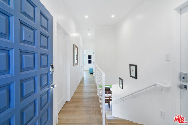 Building Photo - 6817 Seawatch Ln
