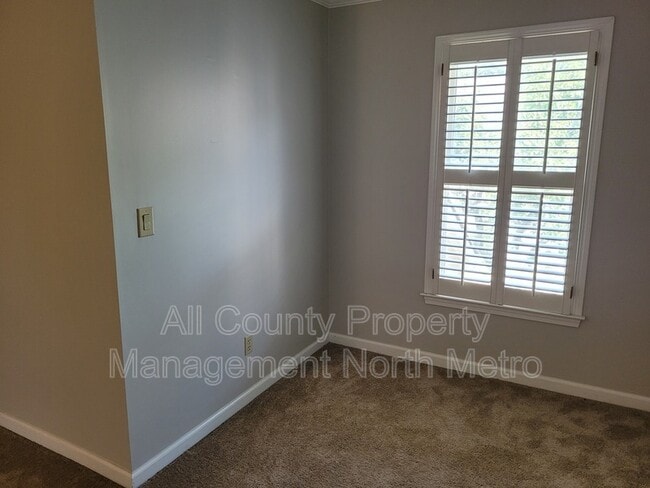 Building Photo - 1406 Defoors Dr NW
