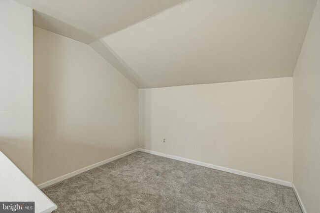 Building Photo - 124 Jeffords Ct