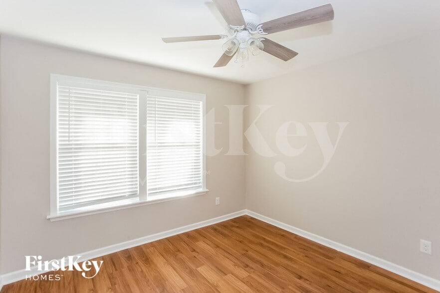 Building Photo - 131 Tilton Dr