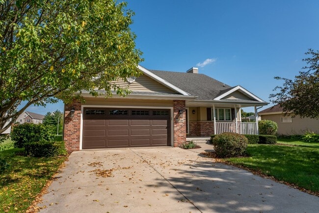 Building Photo - 2770 Sunflower Dr