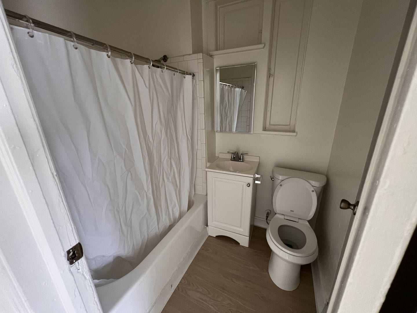 Interior Photo - 2532 DALY STREET