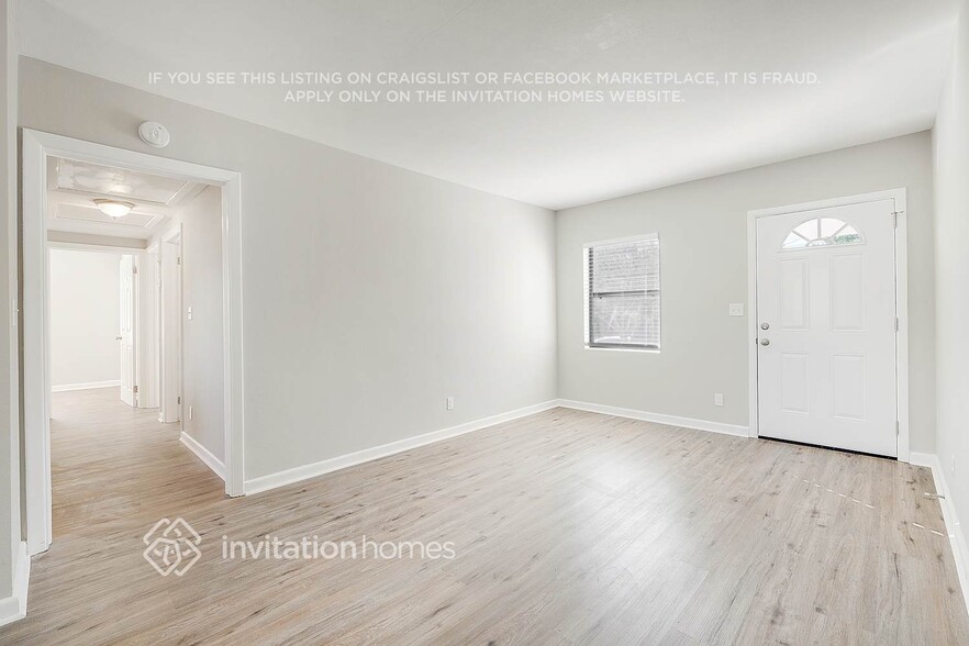 Building Photo - 4025 Loys Dr