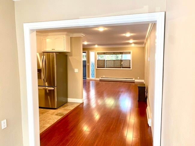 Building Photo - 5104 Westmont Ave