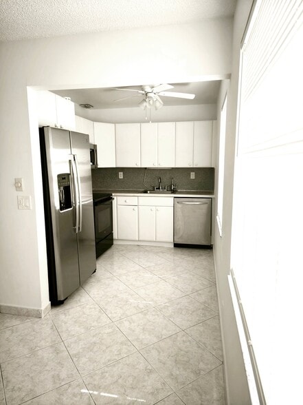 Building Photo - 122 Normandy Ln