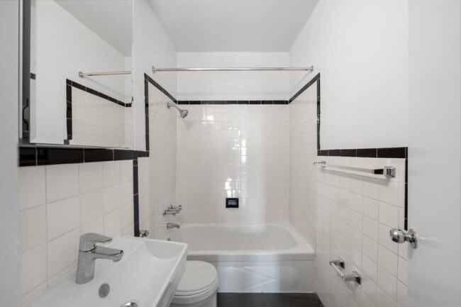 Building Photo - 1 bedroom in New York NY 10024