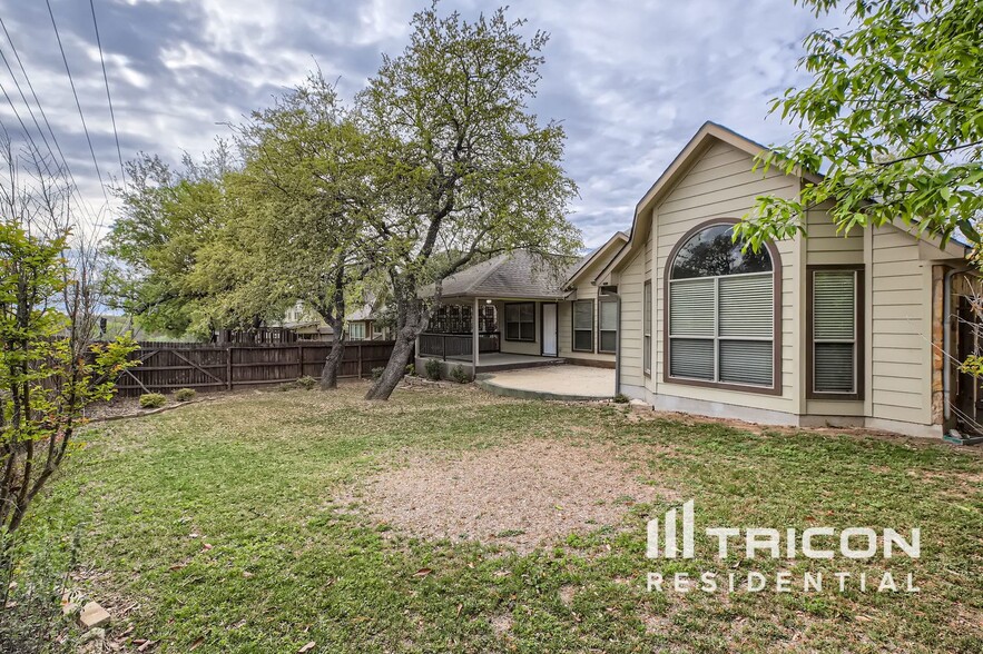 Building Photo - 11634 La Granja