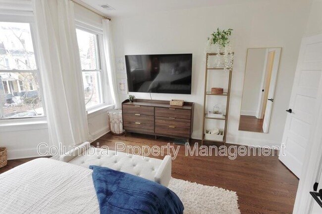 Building Photo - 11 Q St NE