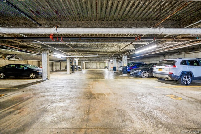 Building Photo - 141 Great Neck Rd