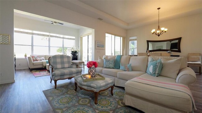 Building Photo - 443 Noble Faire Dr