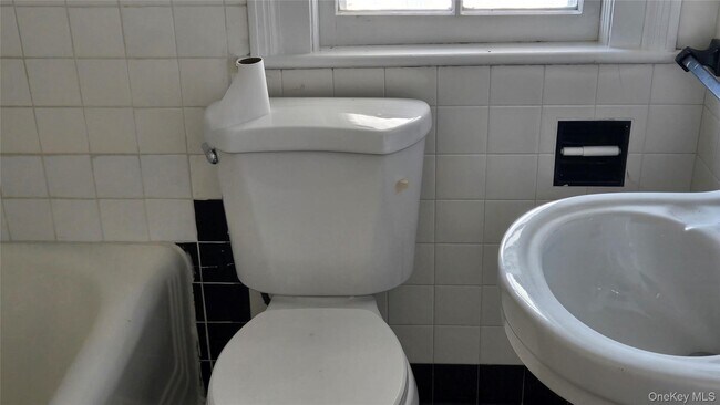 Building Photo - 98 S Hamilton St