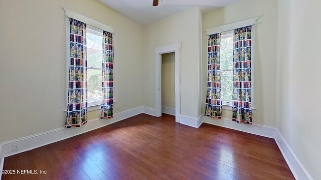 Building Photo - 343 7th St W
