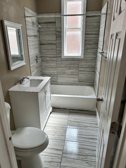 Building Photo - 1809 S Springfield Ave