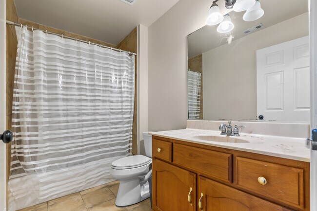 Building Photo - 120 Stonewood Pl