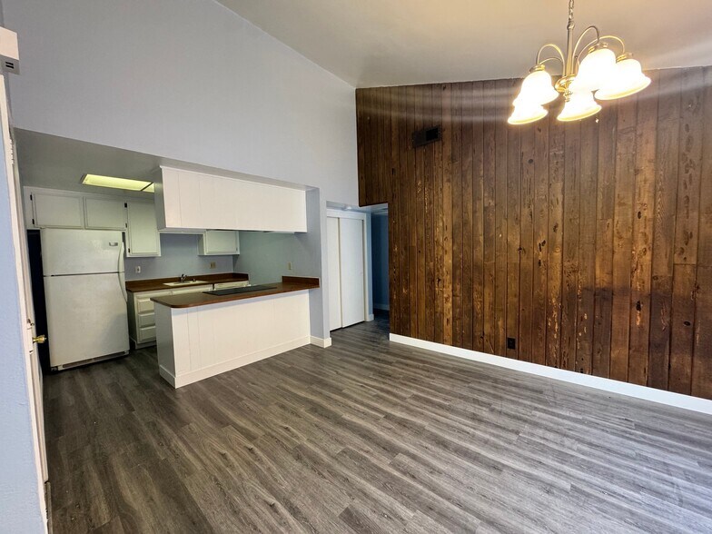 Building Photo - 7440 Tierra Way
