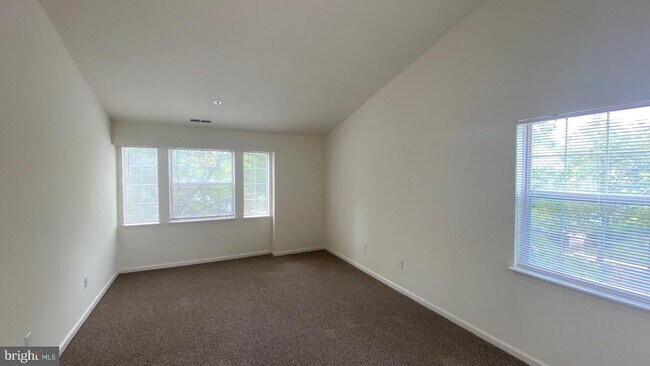 Building Photo - 8601 Falls Run Rd