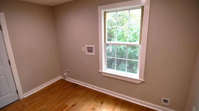 Building Photo - Charming Updated 2-Bedroom Home in Baton Rouge – Move-In Ready!