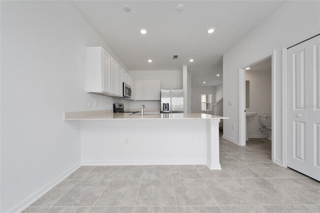 Building Photo - 2587 Skyline Lp